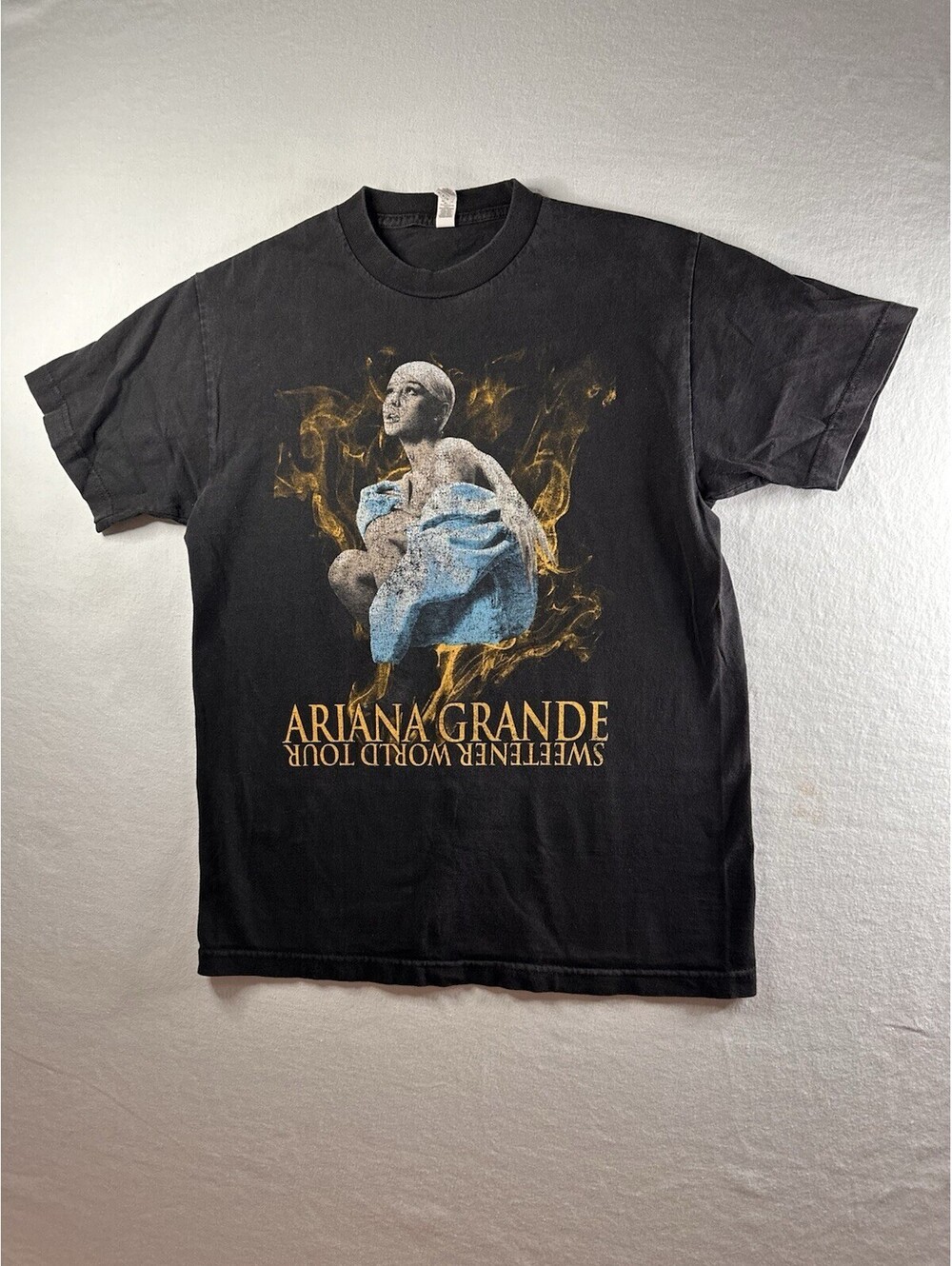 Ariana Grande Sweetener World Tour Merch T Shirt 2019 Medium Two Sided Size M